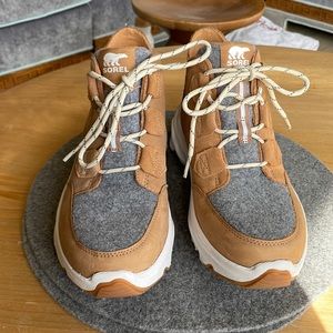 SOREL women’s boots size 8.5